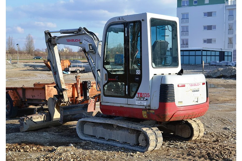 Mini digger, example machine (Takeuchi TB135)