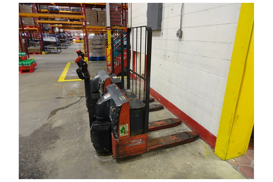 Pallet truck & pedestrian stacker, example machine